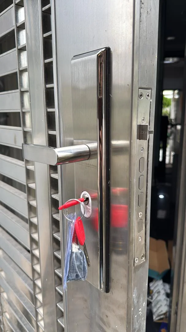 SL Locksmith - Metal Door Lever Lock Fitting